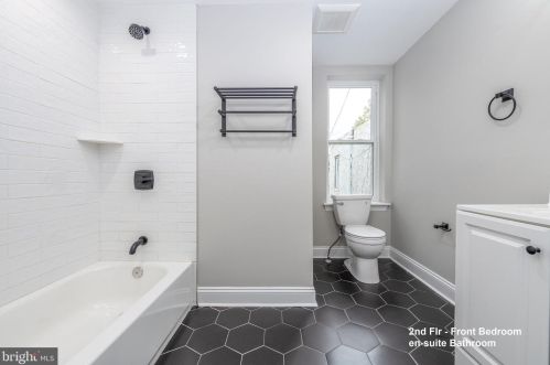 1621 10th St, Philadelphia PA 19148-1132 exterior