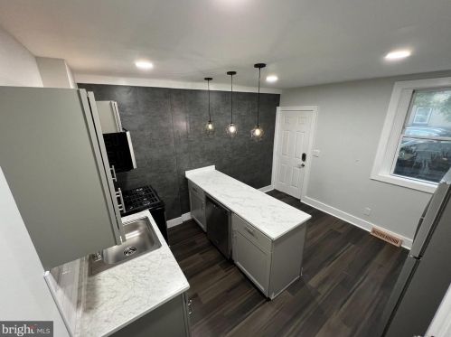 2236 Cedar St, Philadelphia, PA 19125-2932