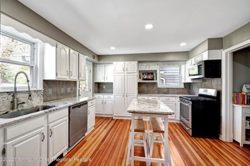 197 Hudson Ave, Tinton Falls NJ 07701-2140 exterior