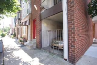 220 Bainbridge St, Philadelphia PA  19147-2314 exterior