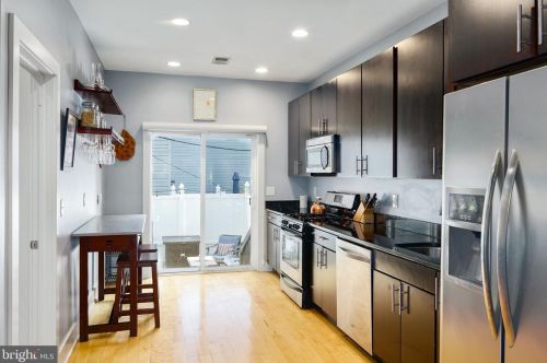 764 19 St, Philadelphia PA 19130-2001 exterior