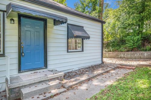 2740 Baker Ridge Dr, Atlanta GA  30318-7256 exterior
