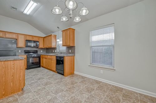 989 Arbor Way, Conroe TX  77303-1784 exterior