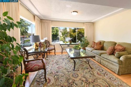 3021 Tremont St, Berkeley, CA 94703-2520