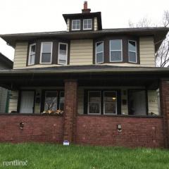 2948 Park Ave, Indianapolis IN  46205-4149 exterior