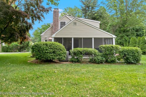 174 White St, Tinton Falls NJ exterior