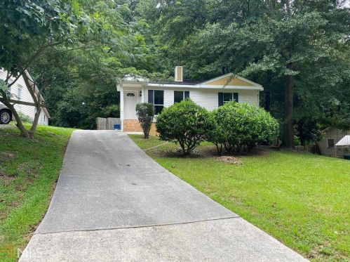 5779 Hillside Ave, Atlanta GA  30340-4325 exterior