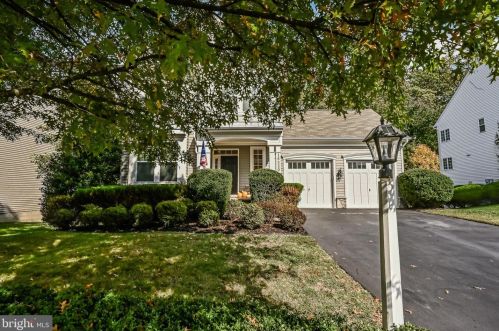 16320 Sandy Ridge Ct, Woodbridge, VA 22191-4451