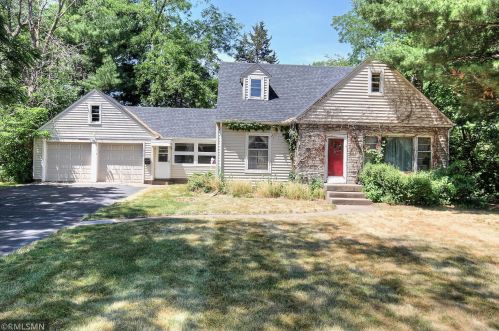 1317 Summit Ave, Grey Cloud Island, MN 55071-1447