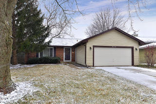 105 Birchwood Dr, Naperville, IL 60540-4203