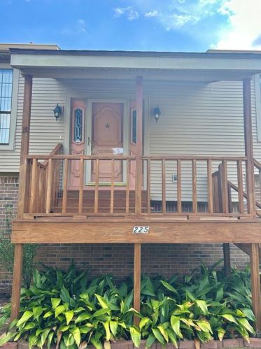 225 County Road 744, Angleton, TX 77515-8100