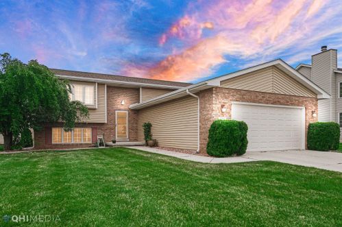 1260 98th Ave, Crown Point, IN 46307-2472