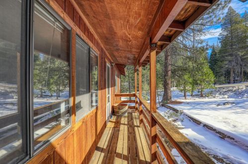 10556 Jeffrey Way, Truckee CA  96161-2627 exterior