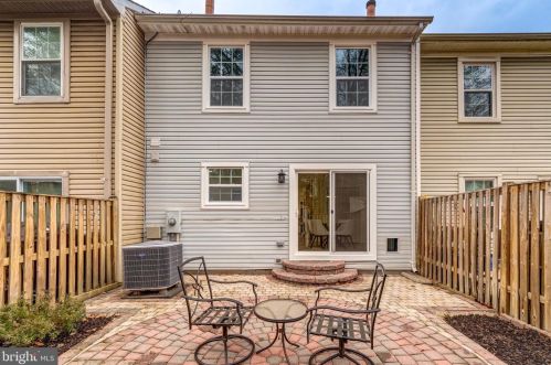 8527 Bauer Dr, Springfield VA  22152-2345 exterior