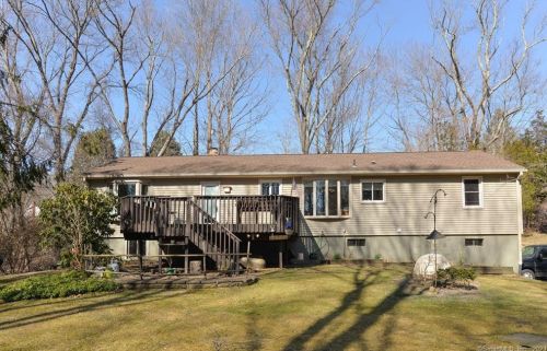 4 Alder Ln, Sandy Hook, CT 06482-1452