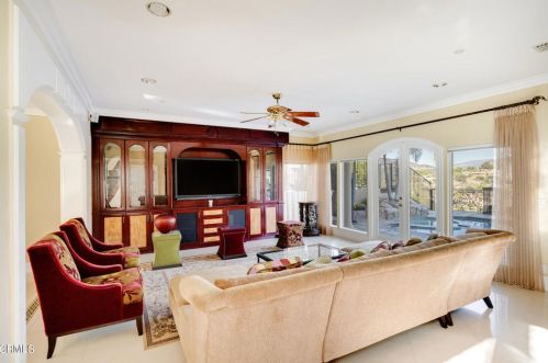 1958 Calafia St, Glendale CA  91208-2306 exterior