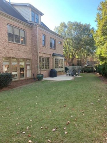 1680 Hartford Gln, Atlanta GA  exterior