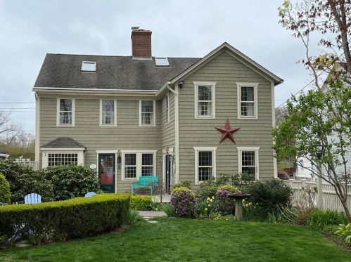 89 Main St, North Kingstown, RI 02852-5030