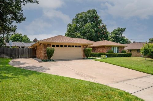 4909 Wheelock Dr, Fort Worth, TX 76133-5117