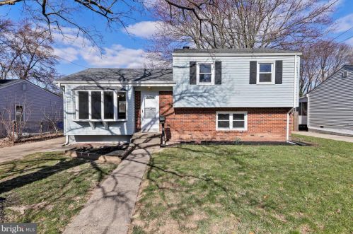 32 Dixmont Ave, Trenton, NJ 08618-1837