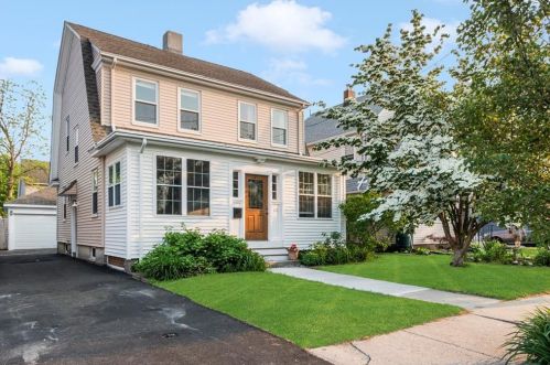 68 Ferncrest Ave, Providence, RI 02905-2621
