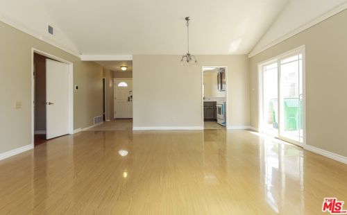 12 Whitney, Irvine CA  92620-3386 exterior