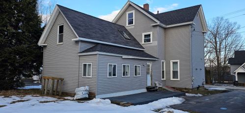 19 Newhall St, Fairfield, ME 04937-1329