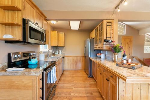 12211 Highland Ave, Truckee CA  96161-1722 exterior