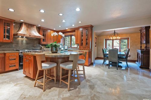 10188 Dimple Dell Ln, Sandy UT 84092-4505 exterior