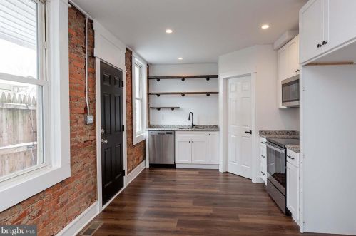 535 Strawberry St, Lancaster PA  17602-4466 exterior