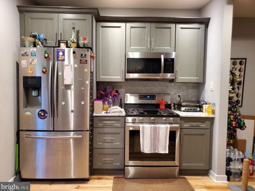 2619 Manton St, Philadelphia PA  19146-3811 exterior