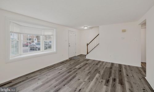 8105 Willowdale Ct, Springfield VA  22153-3620 exterior