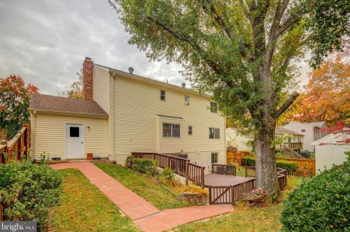 9000 Strattondale Ct, Springfield VA  22015-3659 exterior