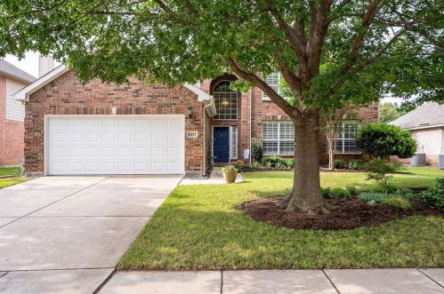 1217 Wildflower Ln, Lewisville, TX 75028-3828