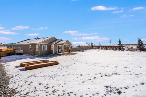 273 Kewaunee Way, Aurora CO 80016-4327 exterior