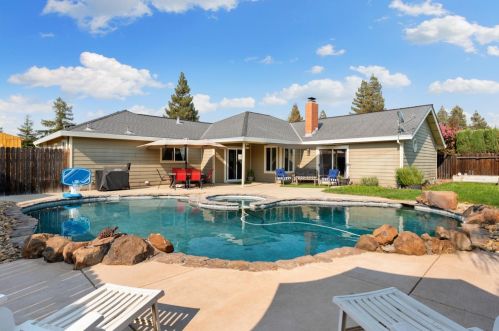 8568 Jester Ct, Elk Grove, CA 95624-1757