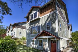 5912 14th Ave, Seattle, WA 98107-2937