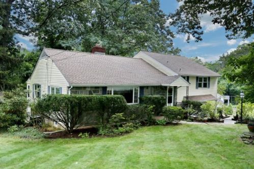 691 Upper Blvd, Ridgewood, NJ 07450-1124