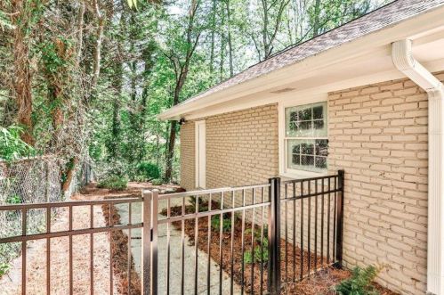 3911 Edenton Ct, Atlanta GA  30319-1883 exterior