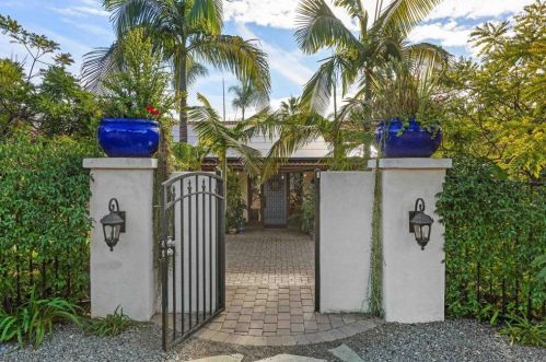 3433 Royal Rd, Vista CA  92084-6616 exterior