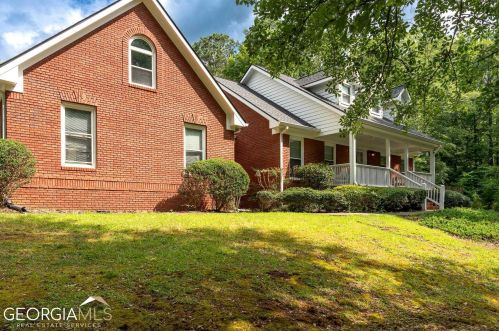 2660 Sandy Creek Cir, Loganville, GA 30052-3007
