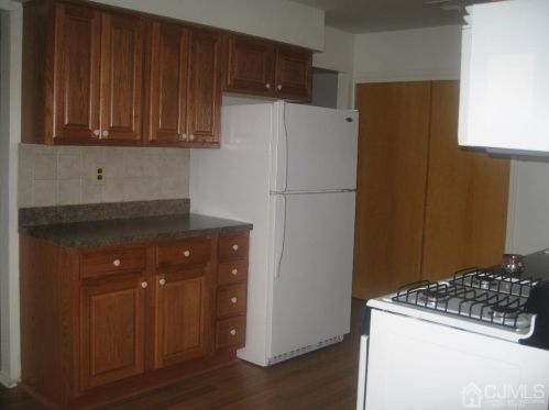 1544 Raspberry Ct, Edison, NJ 08817-2766