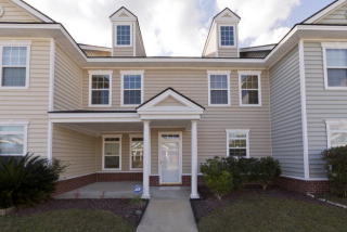 511 Forsyth Dr, Hinesville, GA 31313-9592