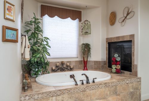 90 Brokenstone Trl, Kayenta UT 84738-6575 exterior