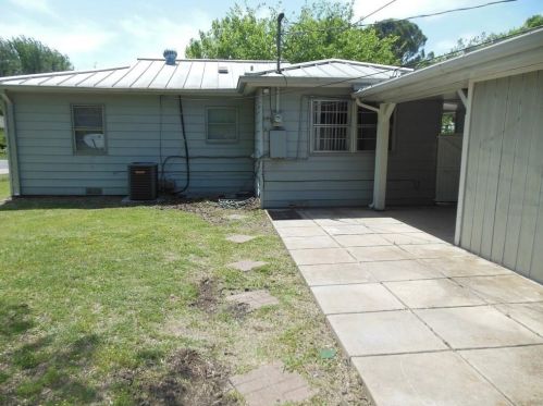 6708 Lake Side Dr, Fort Worth TX  76135 exterior