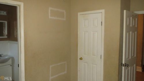 2718 Harris St, Atlanta GA  30344-6925 exterior