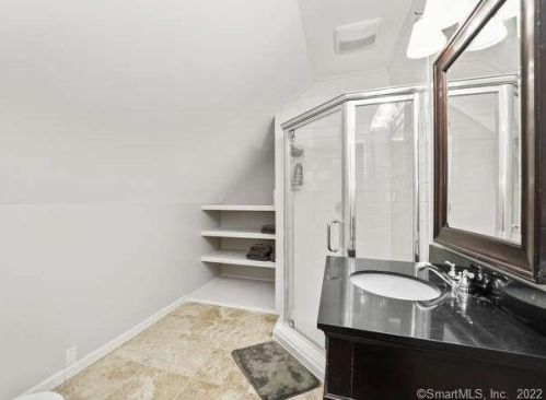 35 Philo Curtis Rd, Sandy Hook CT  06482-1220 exterior