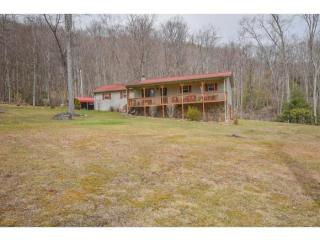 550 Escape Mountain Rd, Hampton, TN 37658-3717