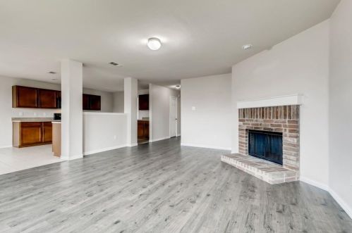 5704 Mountain Bluff Dr, Fort Worth TX  76179-7219 exterior