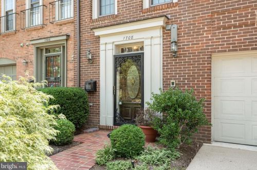 1708 23rd St, Arlington, VA 22202-1552